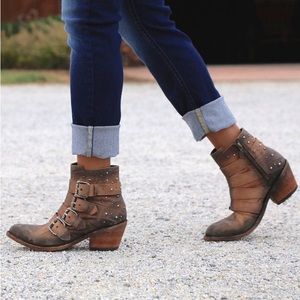 New Sz 7 rare luxury buckles tie dyed shorties